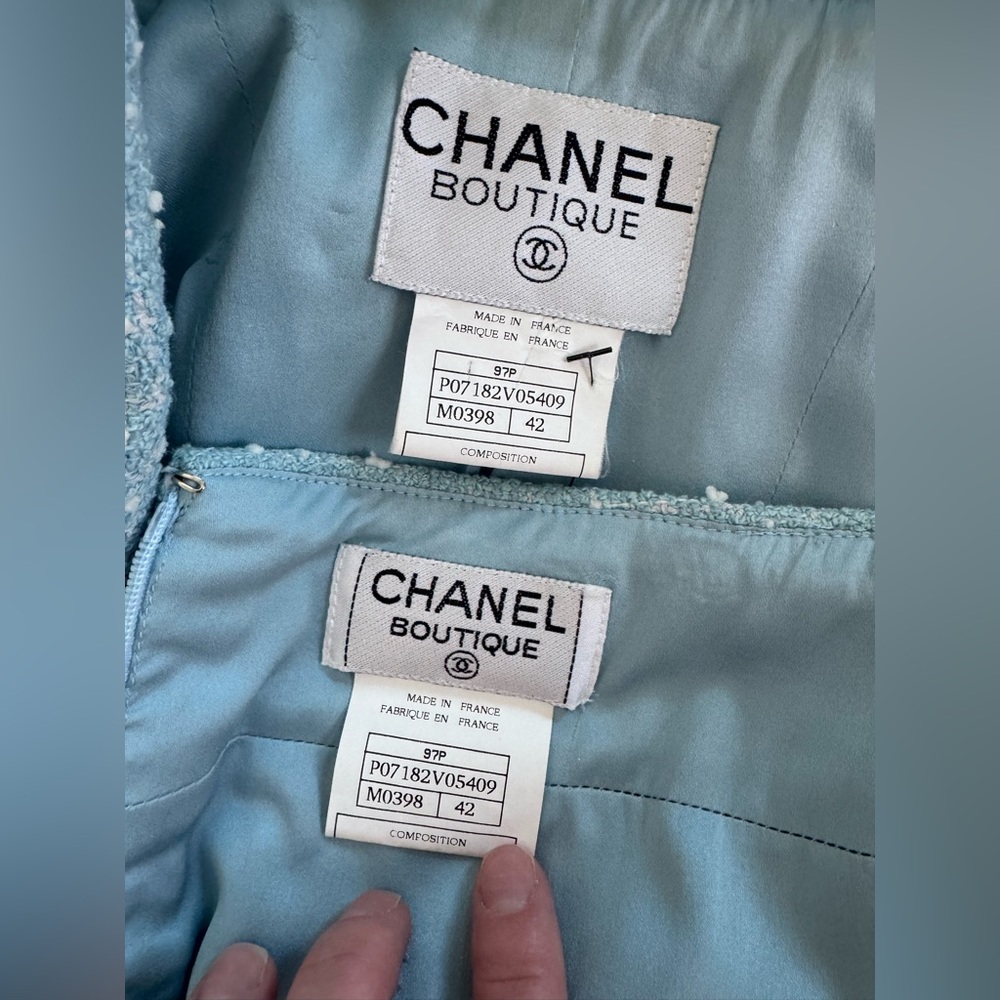 Chanel 1997 Blue White Princess Diana Tweed Suit. - Picture 13 of 16